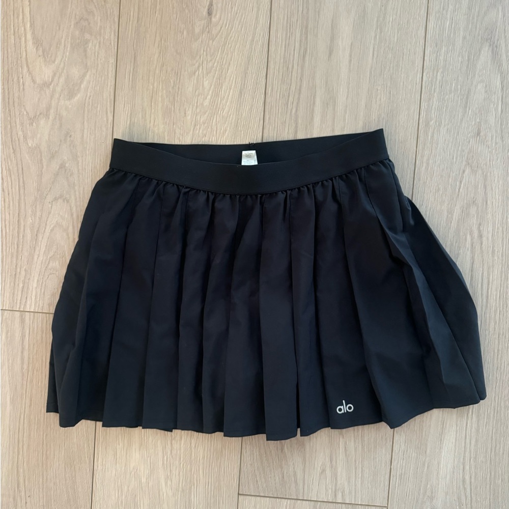 Alo Women’s Black Pleated Active Skort Varsity